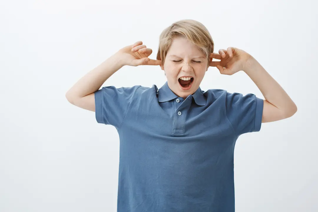 niño con trastorno de conducta infantil